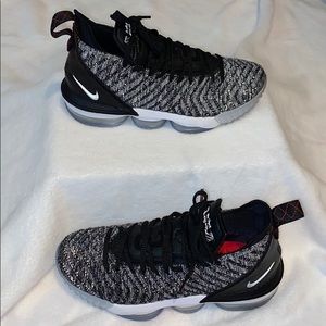 Men’s Nike LeBron 16 Oreo